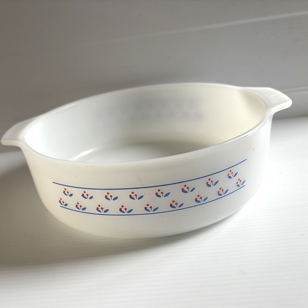 Dynaware Vintage Red Blue Flower Dish